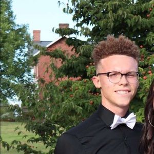 Meet your Posher, Alex